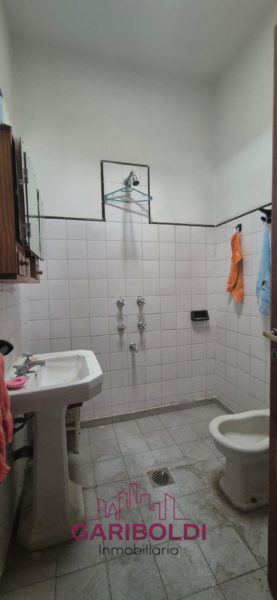 CASA A REFACCIONAR ALBERDI NORTE