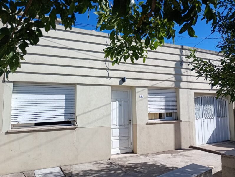 CASA LAS HIGUERAS HIPOLITO IRIGOYEN